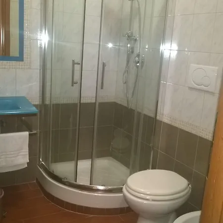 Toffa Place In Szálloda